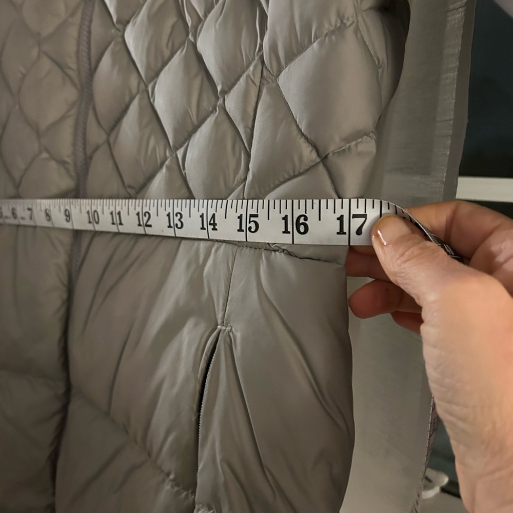 North Face Winter Jacket Light Gray - image 4